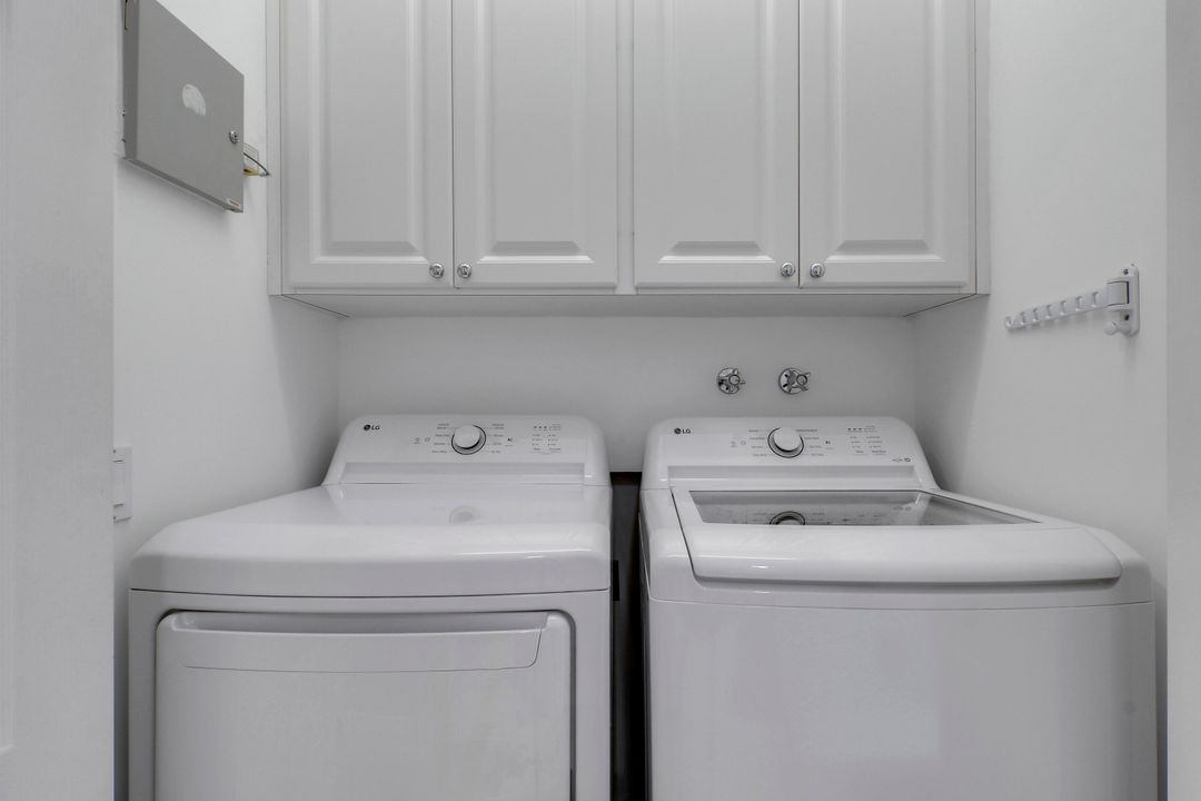 待售: $560,000 (3 贝兹, 2 浴室, 1298 平方英尺)