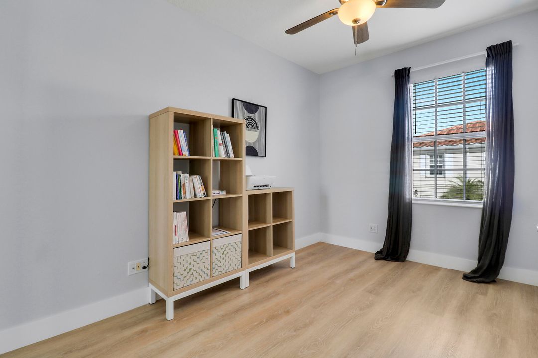 待售: $560,000 (3 贝兹, 2 浴室, 1298 平方英尺)