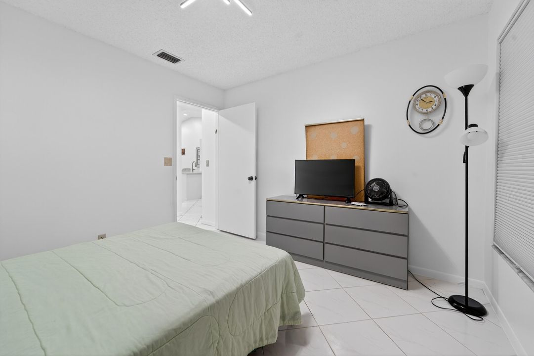 Active With Contract: $3,500 (2 beds, 2 baths, 1500 Square Feet)