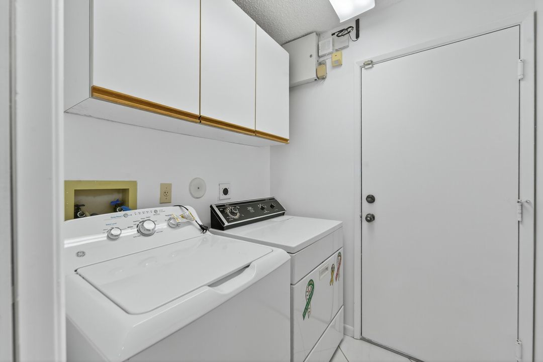 Active With Contract: $3,500 (2 beds, 2 baths, 1500 Square Feet)