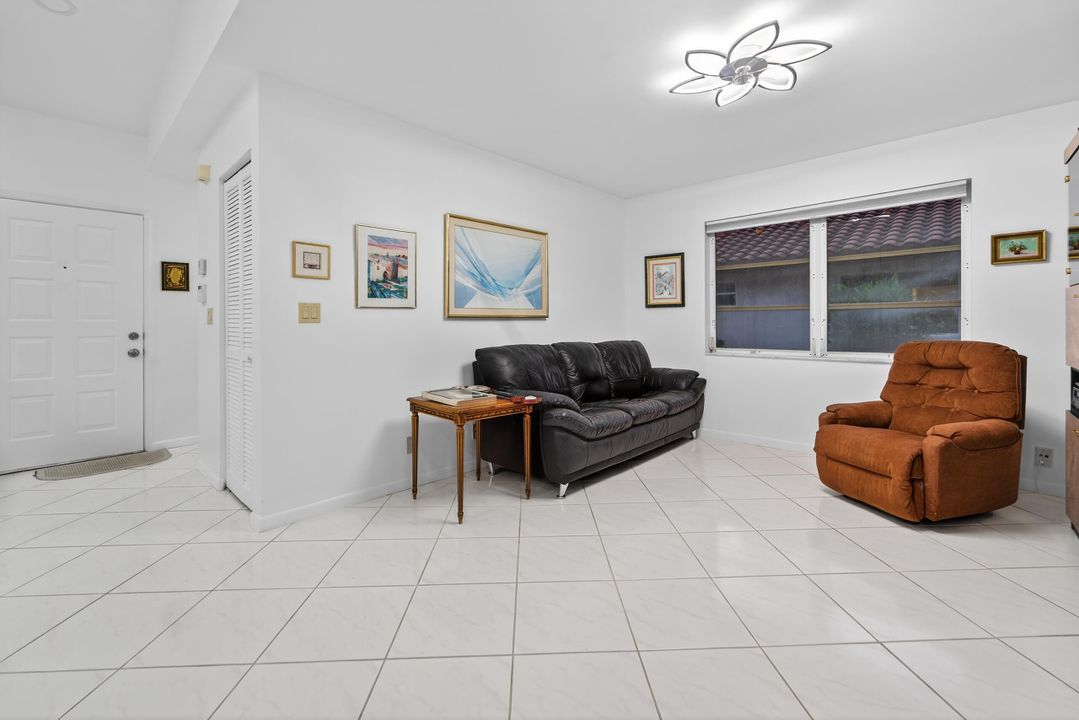 Active With Contract: $3,500 (2 beds, 2 baths, 1500 Square Feet)