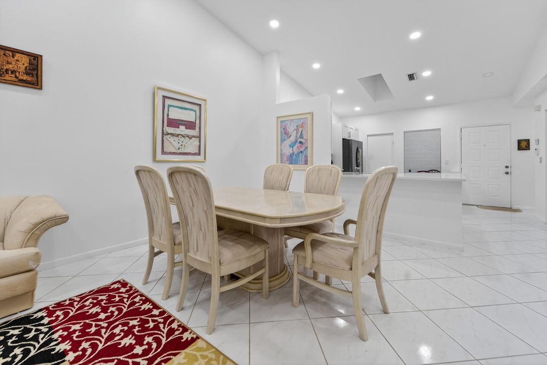 Active With Contract: $3,500 (2 beds, 2 baths, 1500 Square Feet)