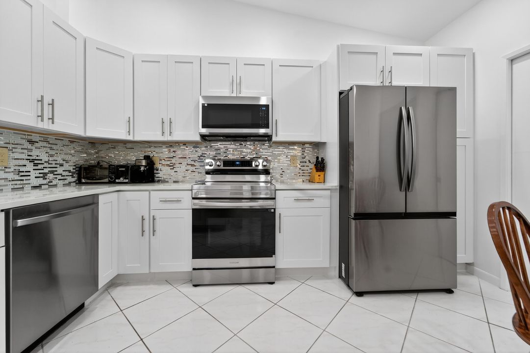 Active With Contract: $3,500 (2 beds, 2 baths, 1500 Square Feet)