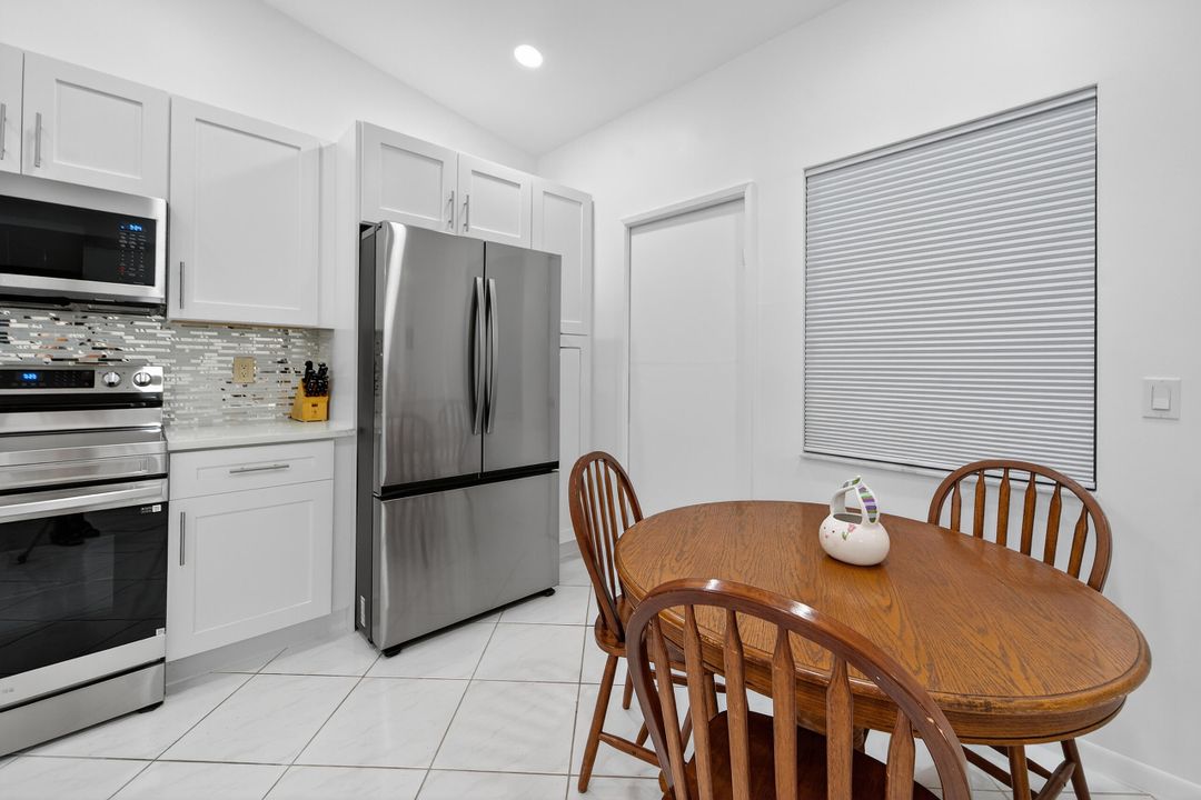 Active With Contract: $3,500 (2 beds, 2 baths, 1500 Square Feet)