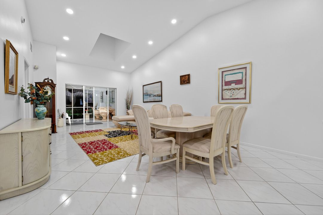 Active With Contract: $3,500 (2 beds, 2 baths, 1500 Square Feet)