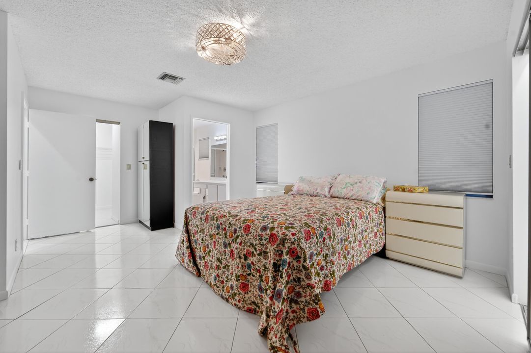 Active With Contract: $3,500 (2 beds, 2 baths, 1500 Square Feet)