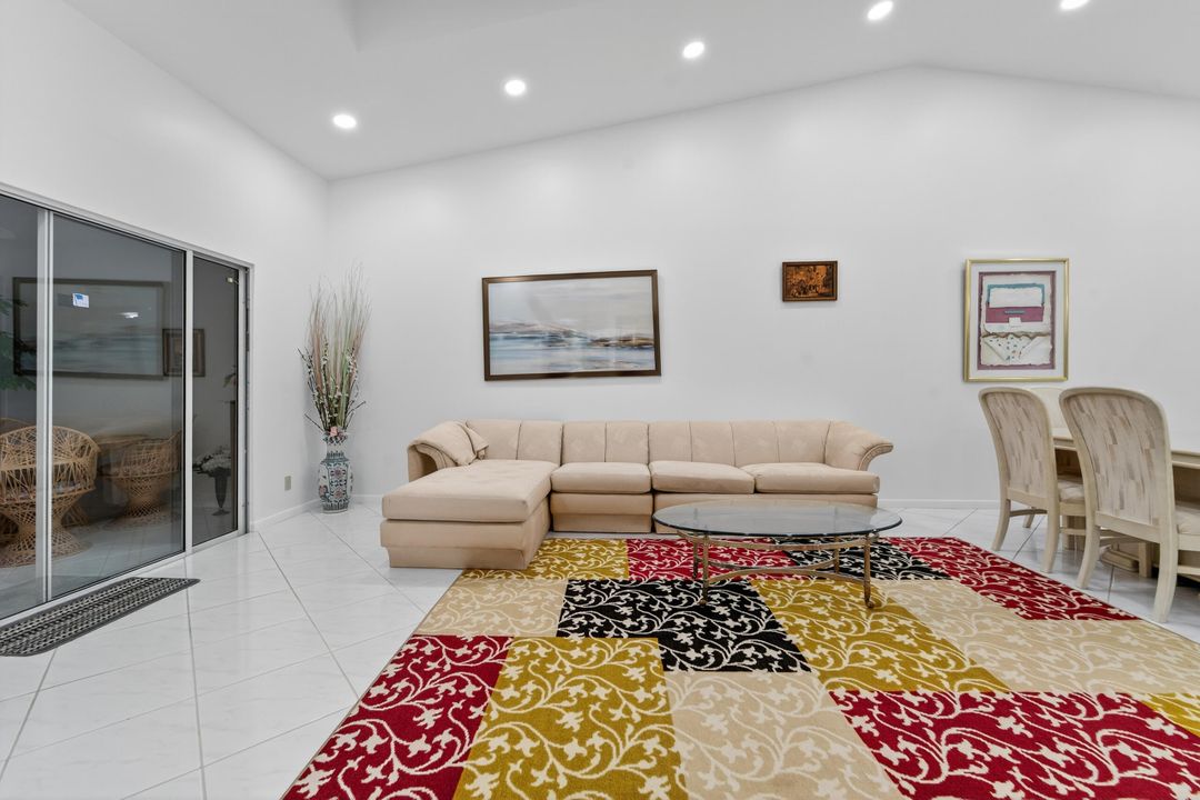 Active With Contract: $3,500 (2 beds, 2 baths, 1500 Square Feet)