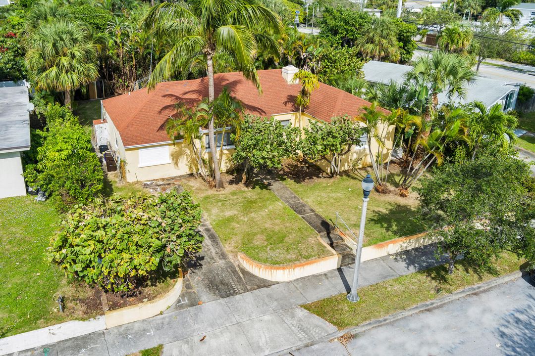 合同活跃: $1,125,000 (2 贝兹, 2 浴室, 1352 平方英尺)