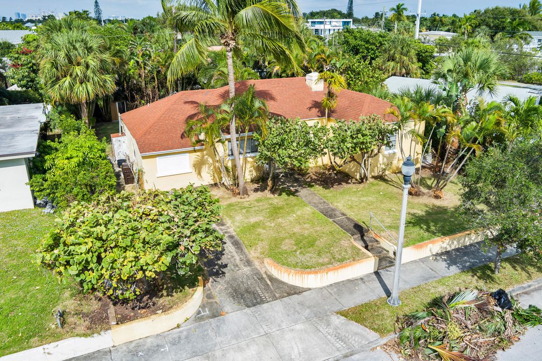 合同活跃: $1,125,000 (2 贝兹, 2 浴室, 1352 平方英尺)