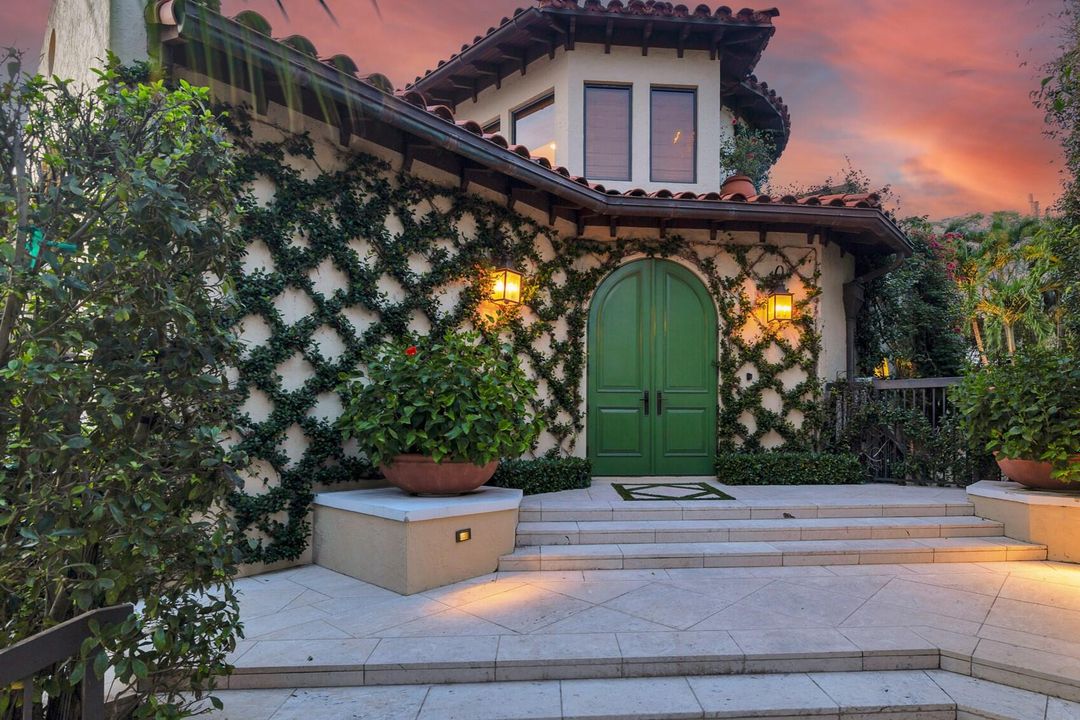 For Sale: $7,250,000 (3 beds, 3 baths, 3379 Square Feet)