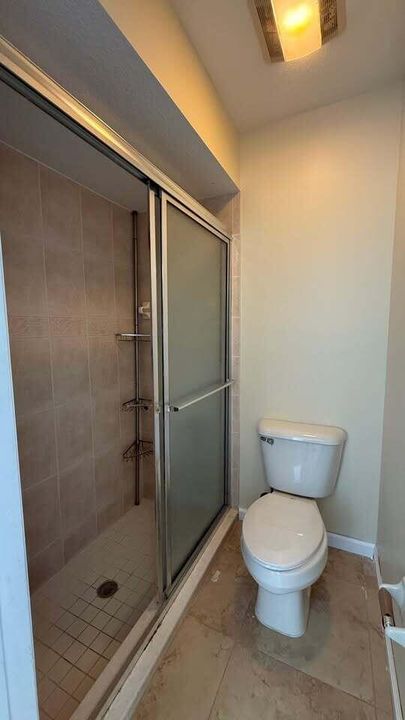 For Rent: $2,400 (3 beds, 2 baths, 1638 Square Feet)