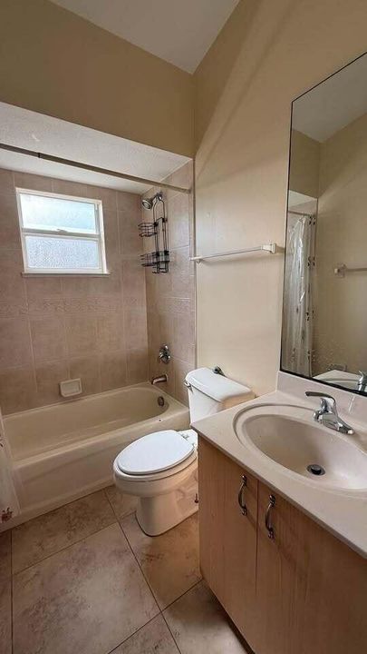 For Rent: $2,400 (3 beds, 2 baths, 1638 Square Feet)