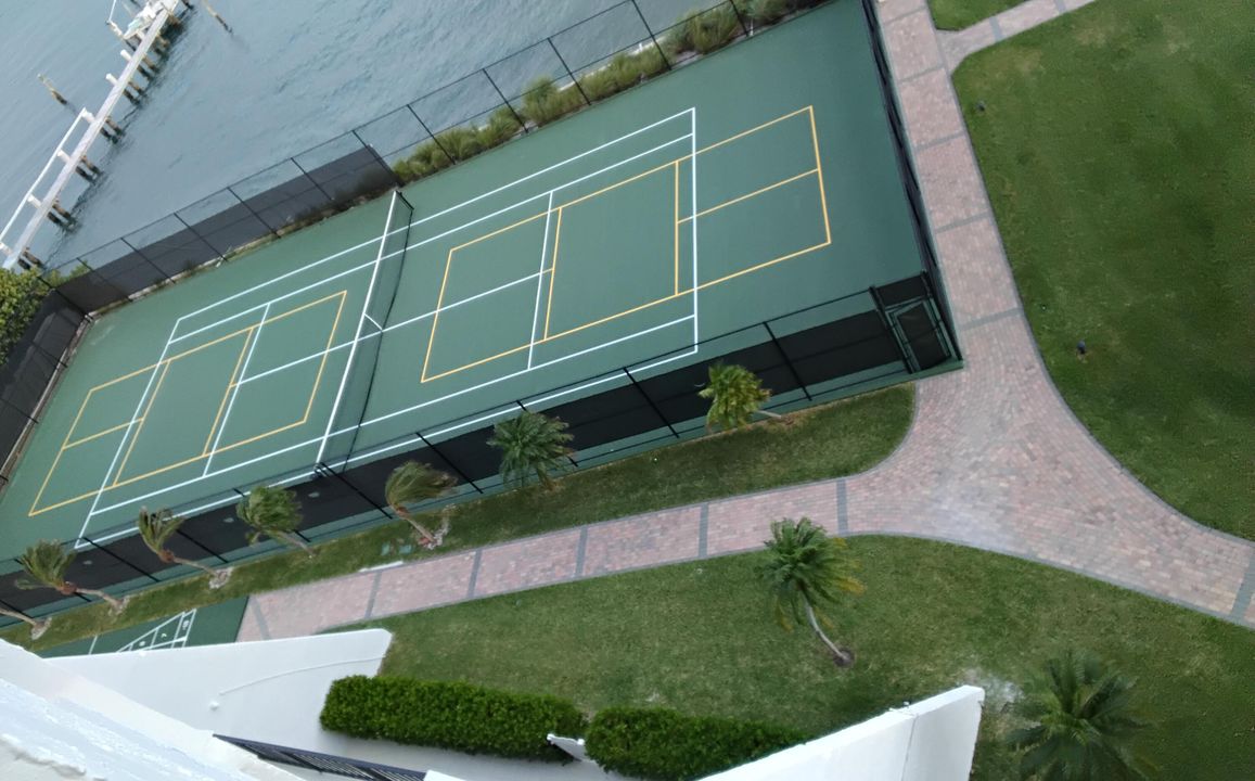 En Venta: $329,999 (2 camas, 2 baños, 1250 Pies cuadrados)