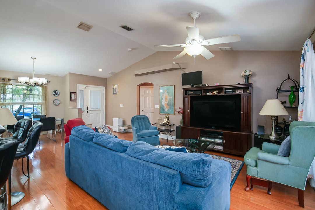 待售: $350,000 (3 贝兹, 2 浴室, 1434 平方英尺)