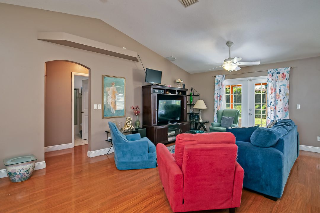 待售: $350,000 (3 贝兹, 2 浴室, 1434 平方英尺)