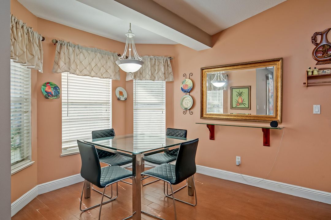 待售: $350,000 (3 贝兹, 2 浴室, 1434 平方英尺)