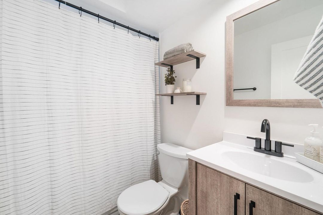 For Rent: $4,500 (3 beds, 2 baths, 1488 Square Feet)