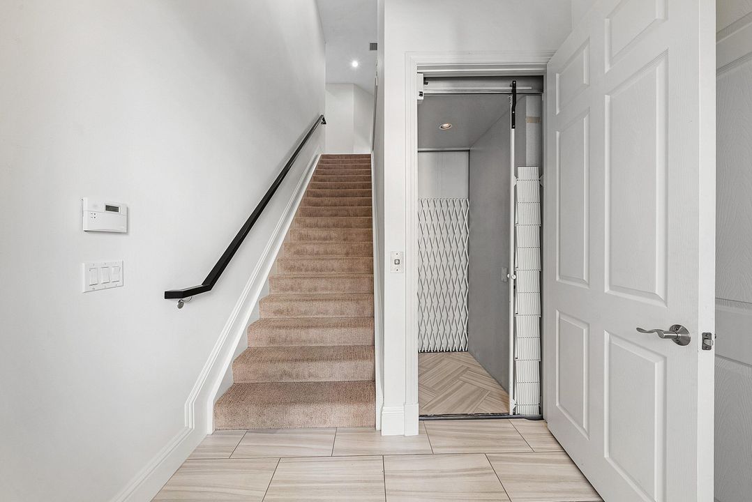 For Rent: $16,000 (3 beds, 2 baths, 2492 Square Feet)