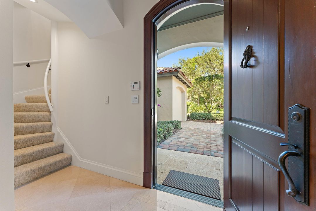 For Sale: $3,595,000 (4 beds, 4 baths, 2856 Square Feet)