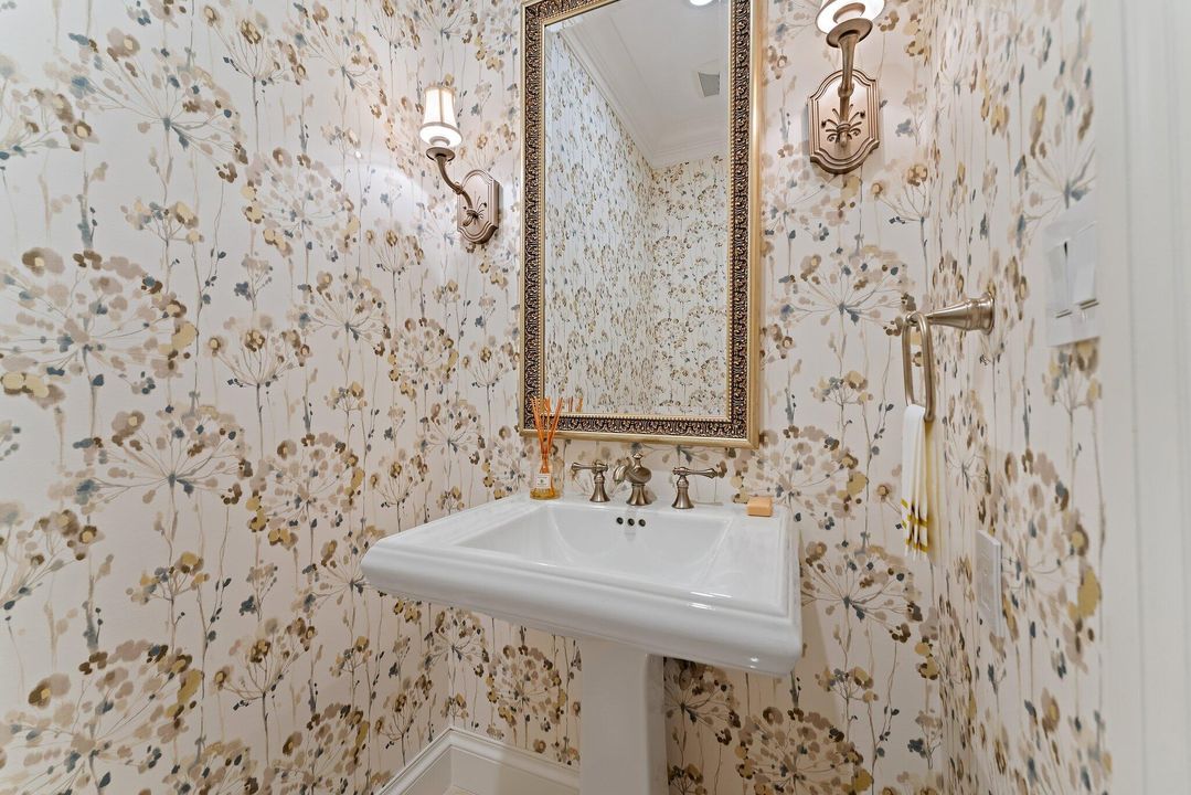 For Sale: $3,595,000 (4 beds, 4 baths, 2856 Square Feet)