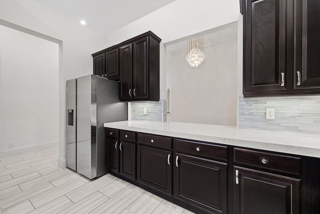 For Rent: $16,000 (3 beds, 2 baths, 2492 Square Feet)