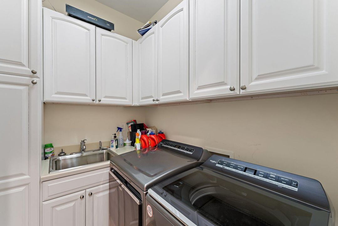 For Sale: $3,595,000 (4 beds, 4 baths, 2856 Square Feet)