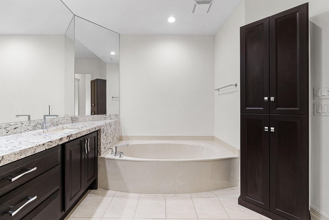 For Rent: $16,000 (3 beds, 2 baths, 2492 Square Feet)