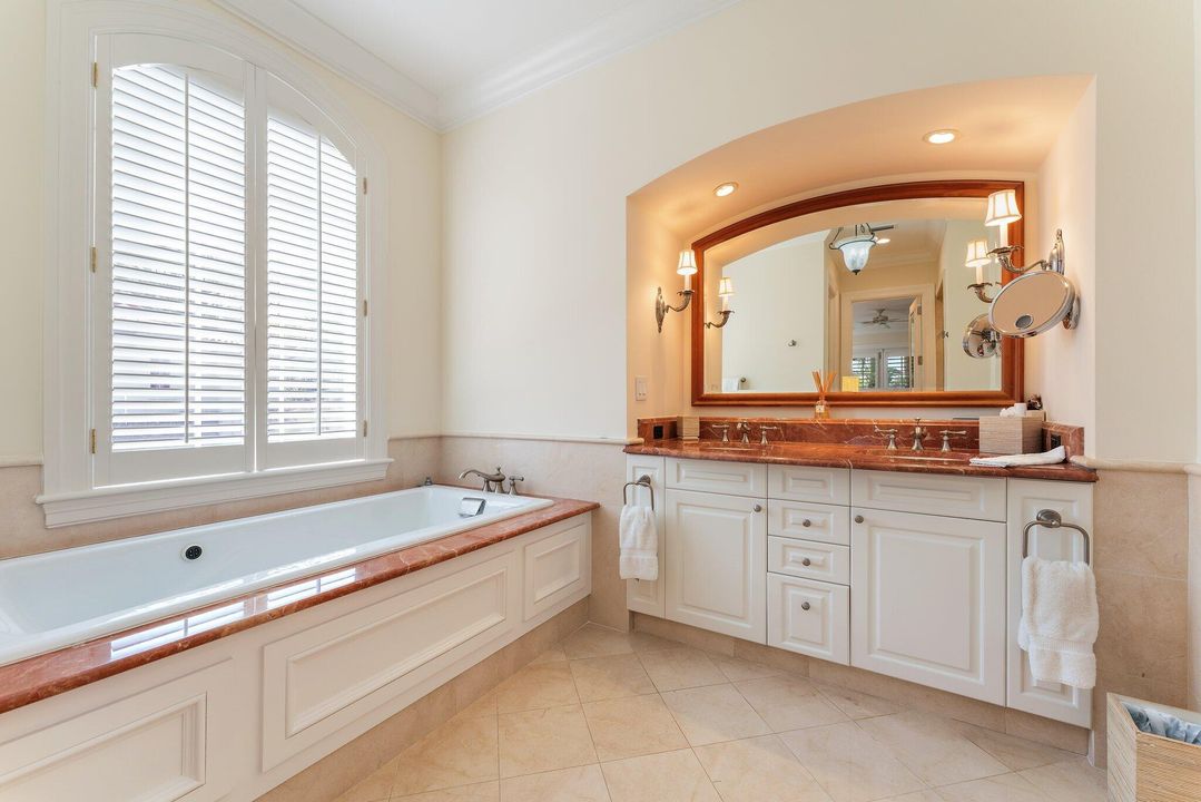 For Sale: $3,595,000 (4 beds, 4 baths, 2856 Square Feet)