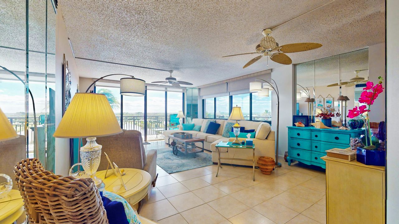 待售: $429,000 (2 贝兹, 2 浴室, 1630 平方英尺)