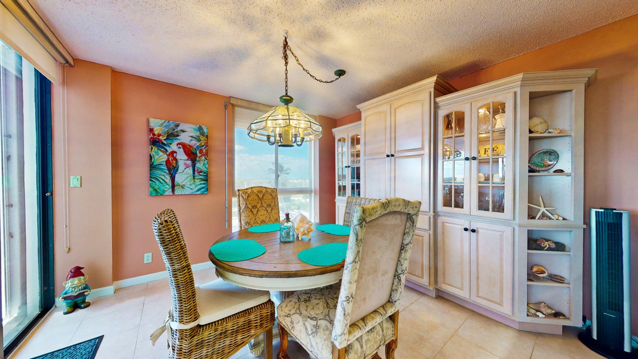 待售: $429,000 (2 贝兹, 2 浴室, 1630 平方英尺)