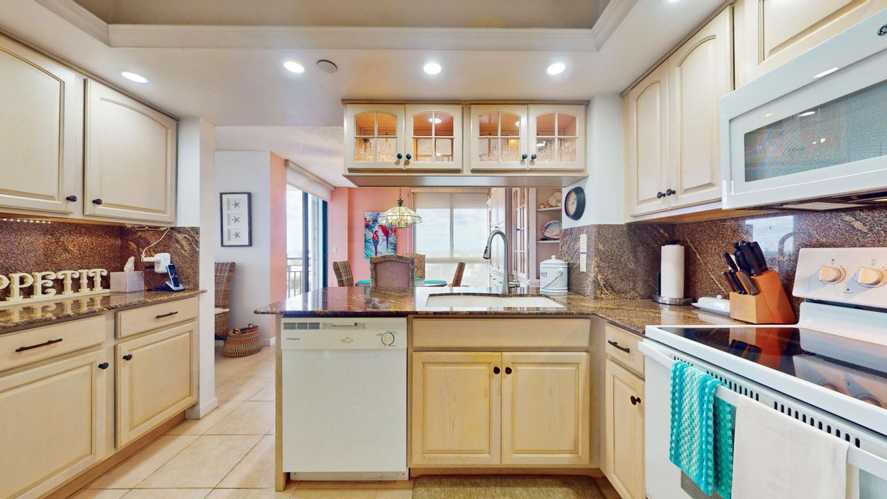 待售: $429,000 (2 贝兹, 2 浴室, 1630 平方英尺)