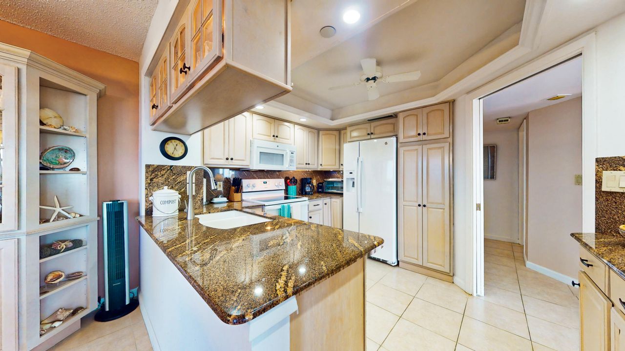 待售: $429,000 (2 贝兹, 2 浴室, 1630 平方英尺)