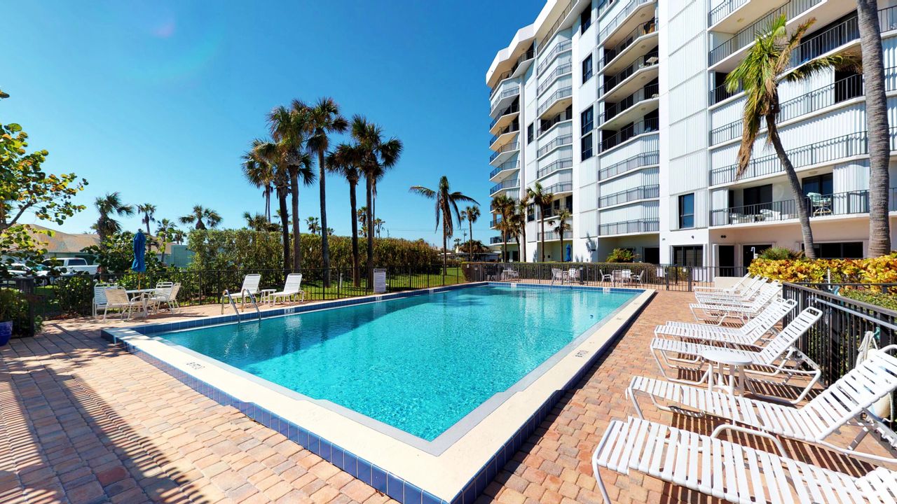 待售: $429,000 (2 贝兹, 2 浴室, 1630 平方英尺)