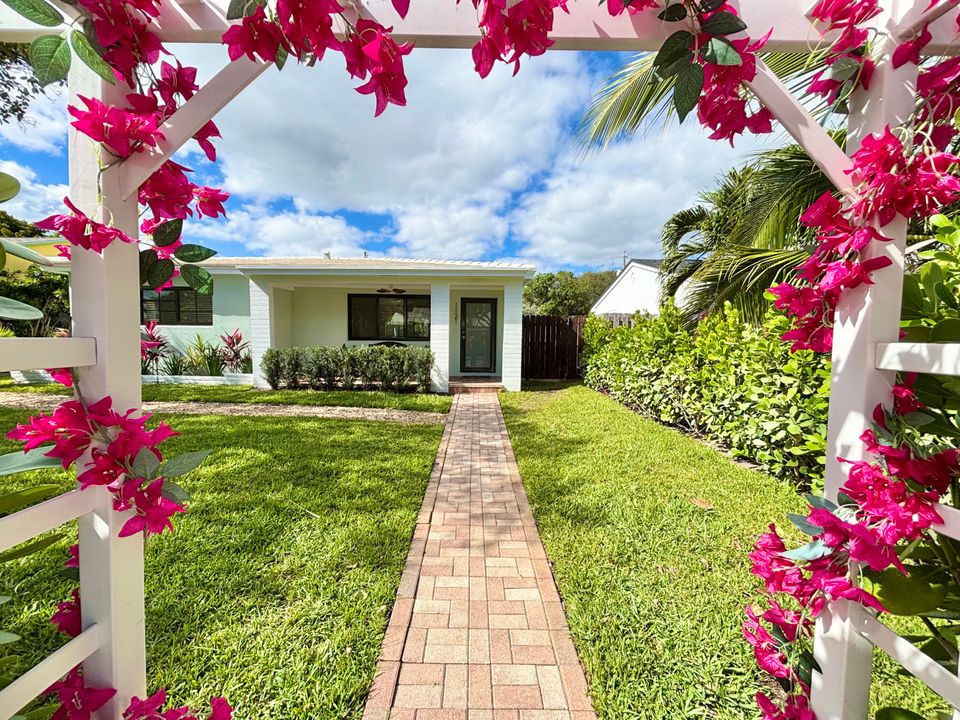 En Venta: $789,000 (3 camas, 2 baños, 1604 Pies cuadrados)