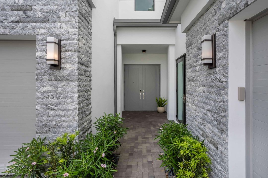 For Rent: $19,000 (5 beds, 6 baths, 4953 Square Feet)