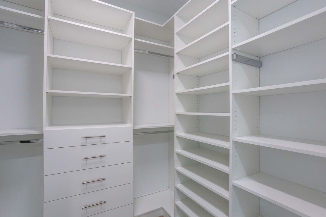 For Rent: $19,000 (5 beds, 6 baths, 4953 Square Feet)