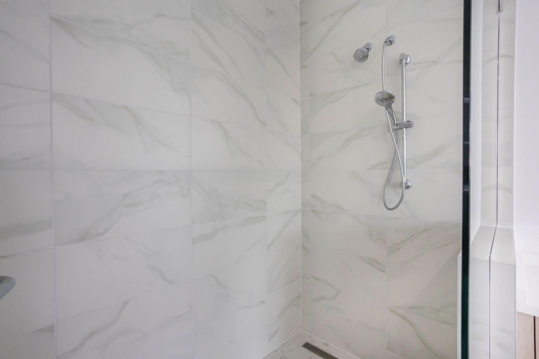 For Rent: $19,000 (5 beds, 6 baths, 4953 Square Feet)