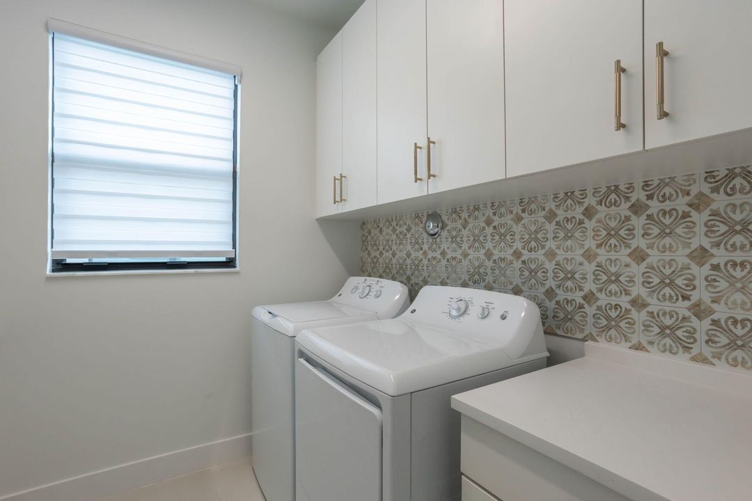 For Rent: $19,000 (5 beds, 6 baths, 4953 Square Feet)