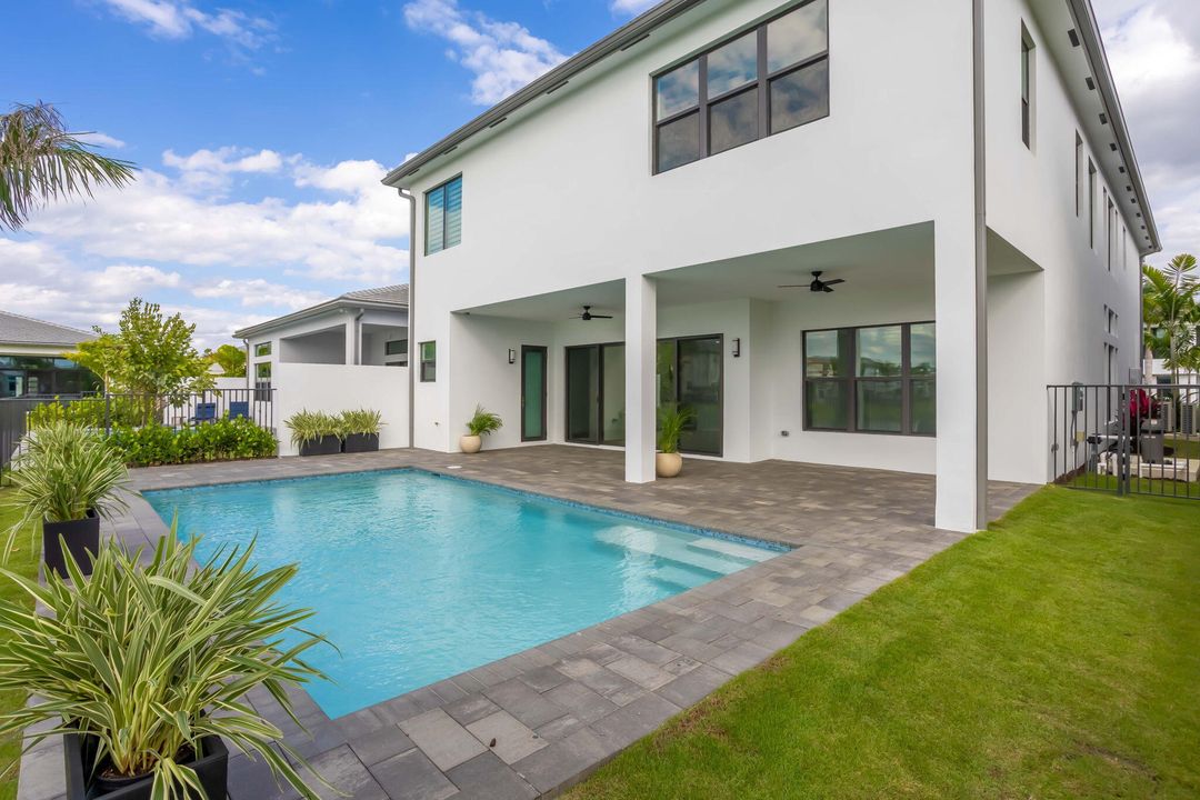 For Rent: $19,000 (5 beds, 6 baths, 4953 Square Feet)