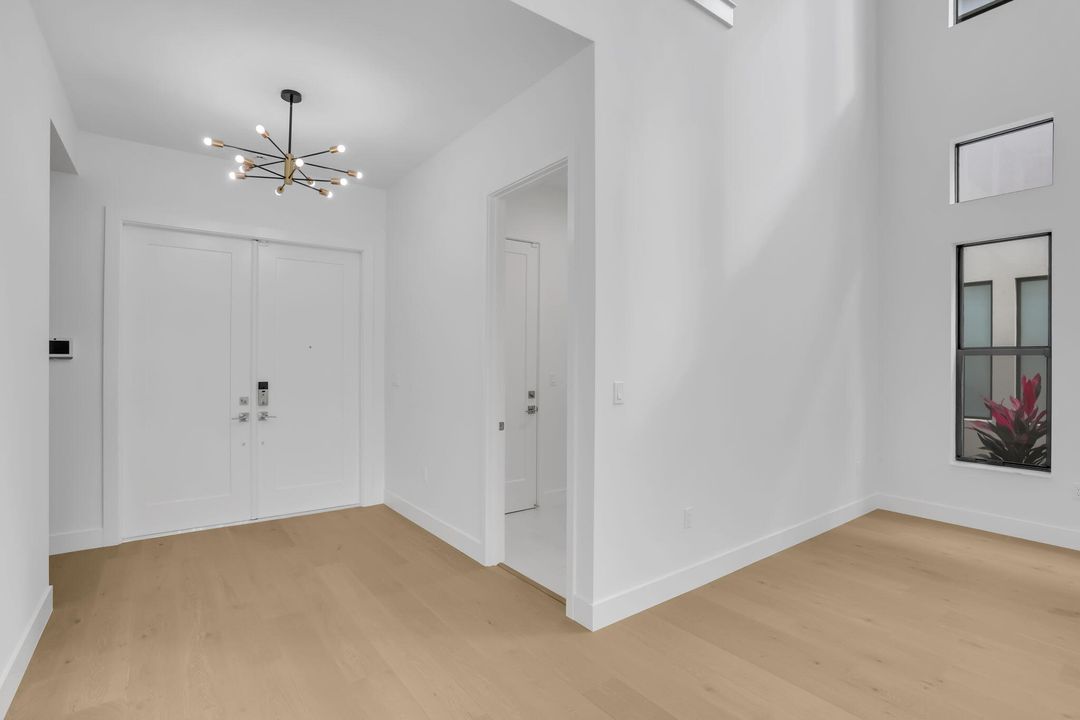 For Rent: $19,000 (5 beds, 6 baths, 4953 Square Feet)