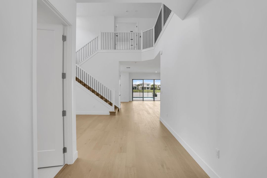 For Rent: $19,000 (5 beds, 6 baths, 4953 Square Feet)