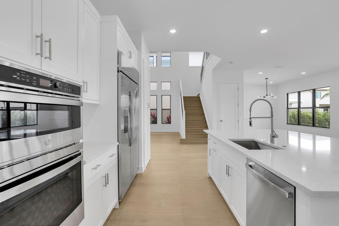 For Rent: $19,000 (5 beds, 6 baths, 4953 Square Feet)