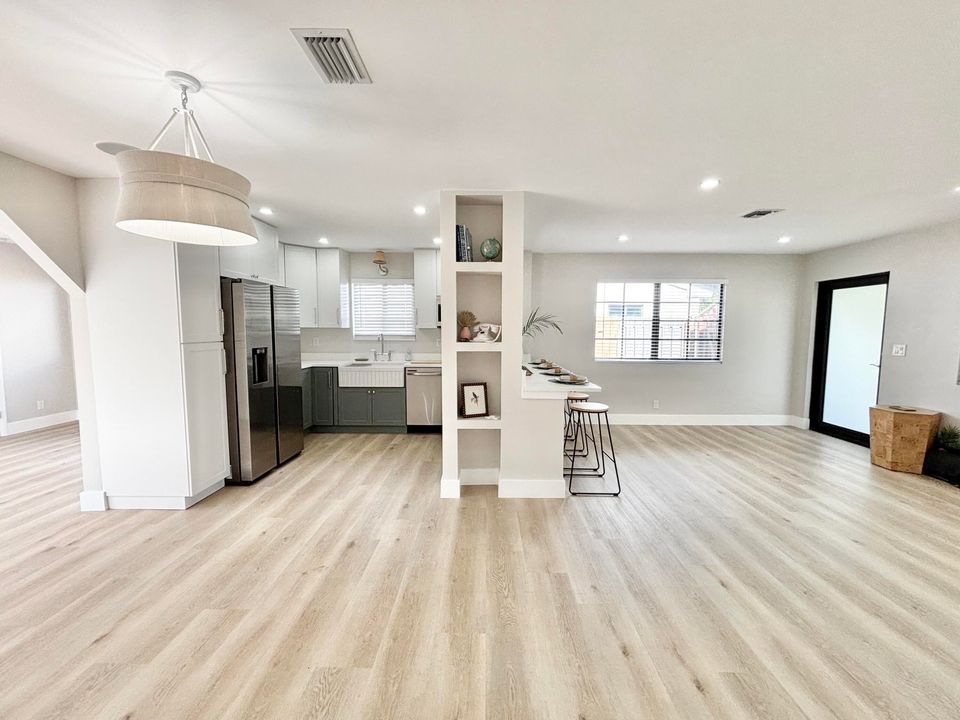 En Venta: $789,000 (3 camas, 2 baños, 1604 Pies cuadrados)