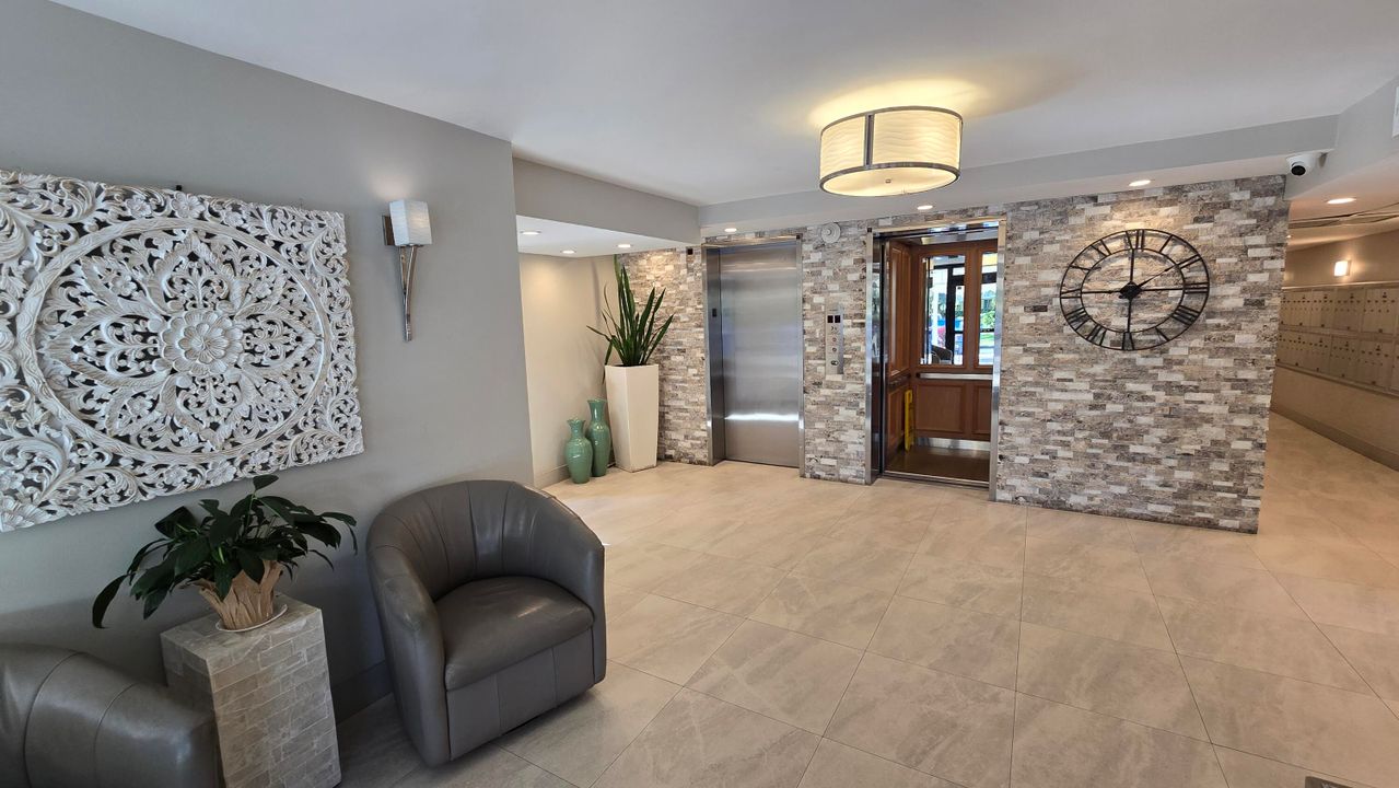 待售: $185,000 (2 贝兹, 2 浴室, 1064 平方英尺)