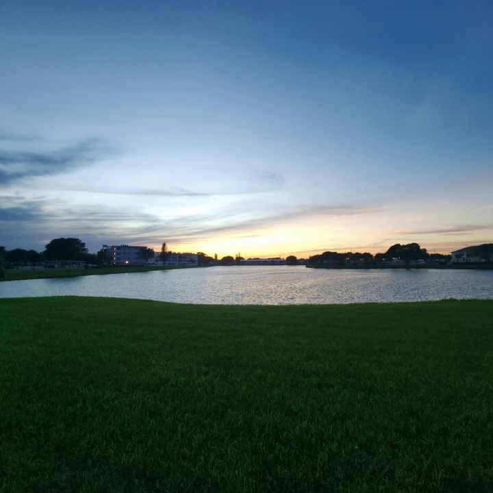 For Sale: $174,500 (1 beds, 1 baths, 702 Square Feet)