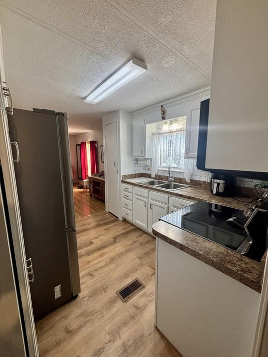 For Sale: $68,000 (2 beds, 2 baths, 984 Square Feet)