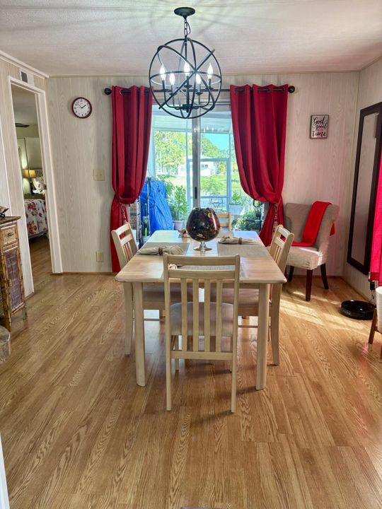 For Sale: $68,000 (2 beds, 2 baths, 984 Square Feet)