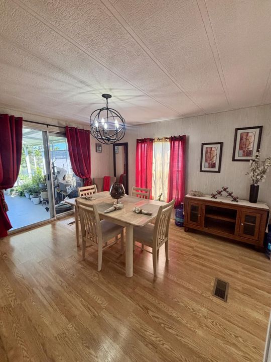 For Sale: $68,000 (2 beds, 2 baths, 984 Square Feet)