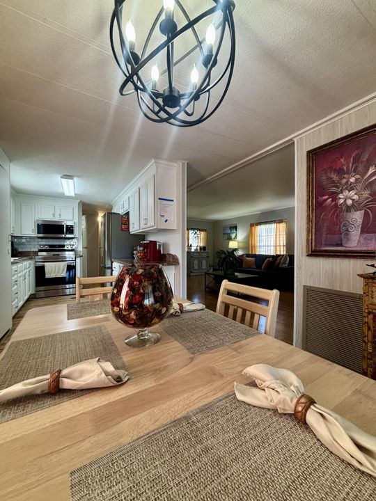 For Sale: $68,000 (2 beds, 2 baths, 984 Square Feet)