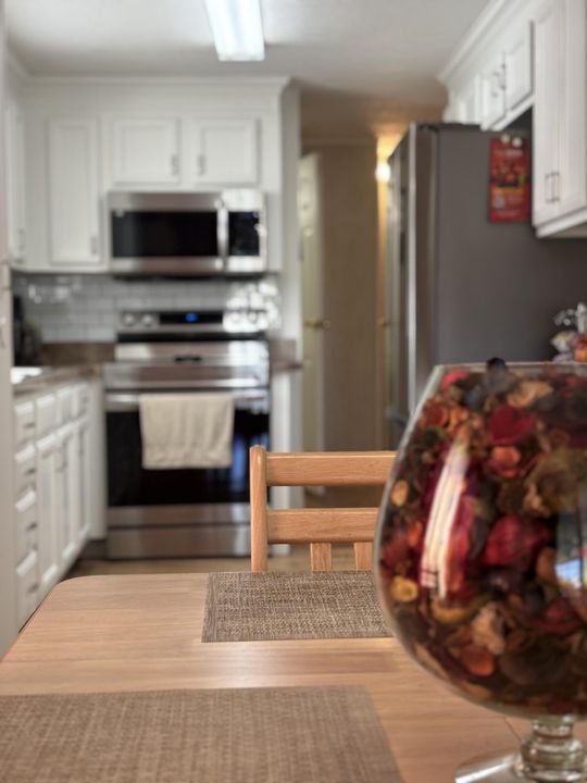 For Sale: $68,000 (2 beds, 2 baths, 984 Square Feet)